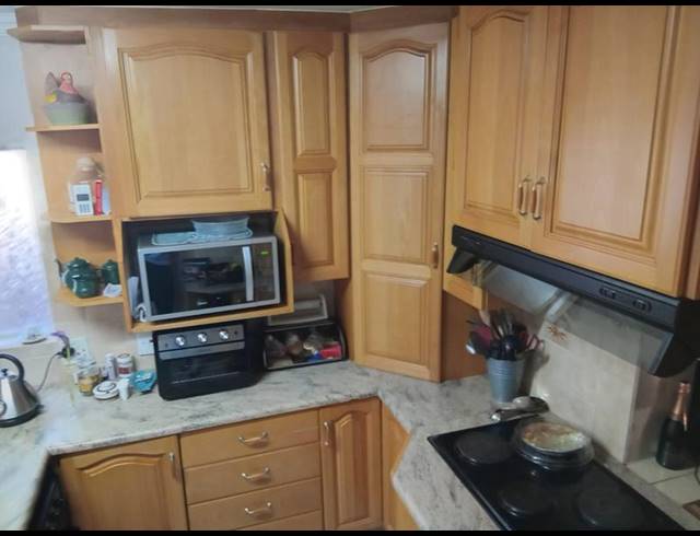 4 BEDROOM HOUSE FOR SALE IN ELDORAIGNE